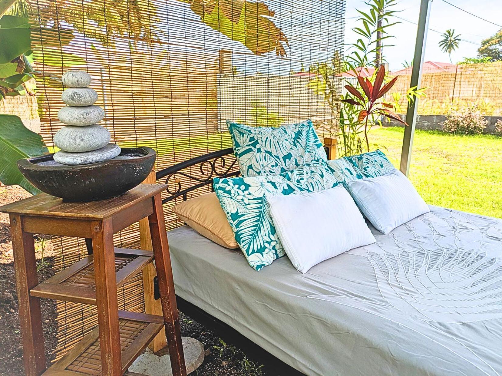 Natura Om Teahupoo Surf Lodge Toanoano Esterno foto