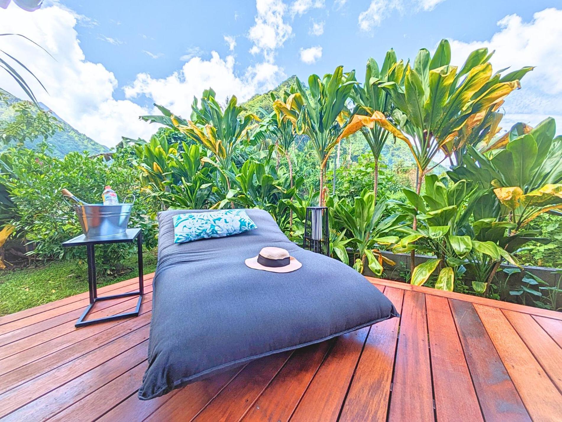 Natura Om Teahupoo Surf Lodge Toanoano Esterno foto
